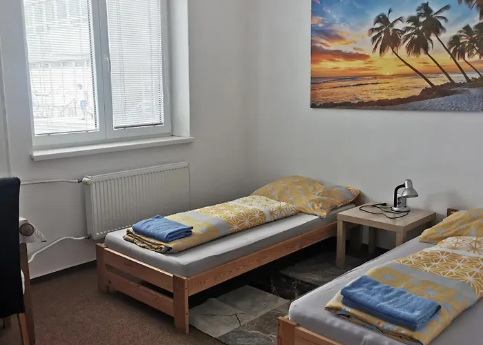 Living By The Bus Station Hostel Μπρατισλάβα